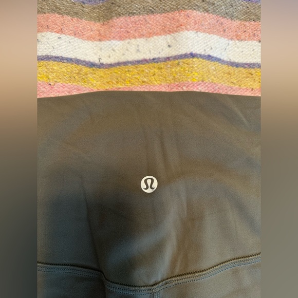 Lululemon align size 4 25 inch inseam in olive green - Picture 4 of 7